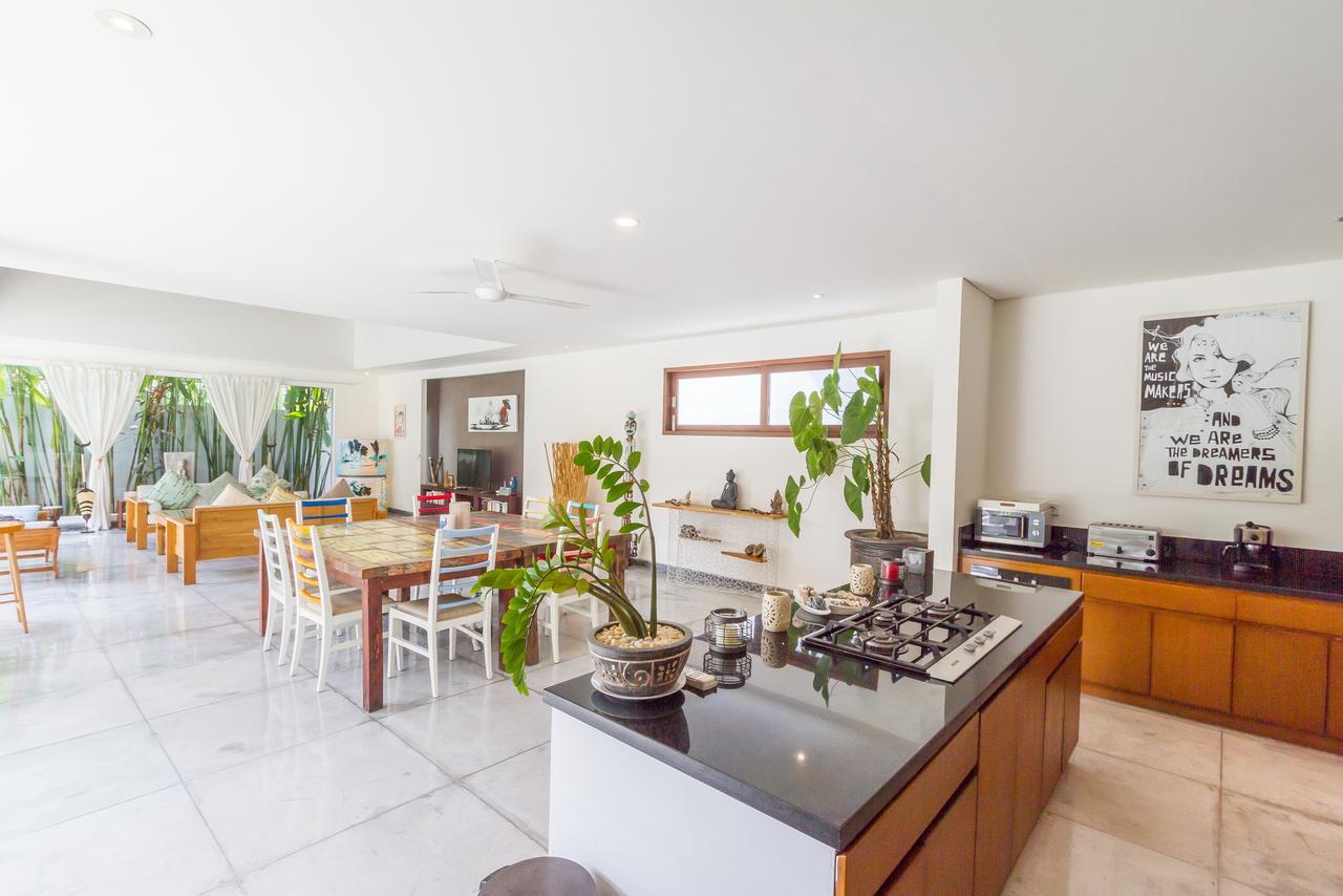 Villa Pierrot Seminyak  Ngoại thất bức ảnh